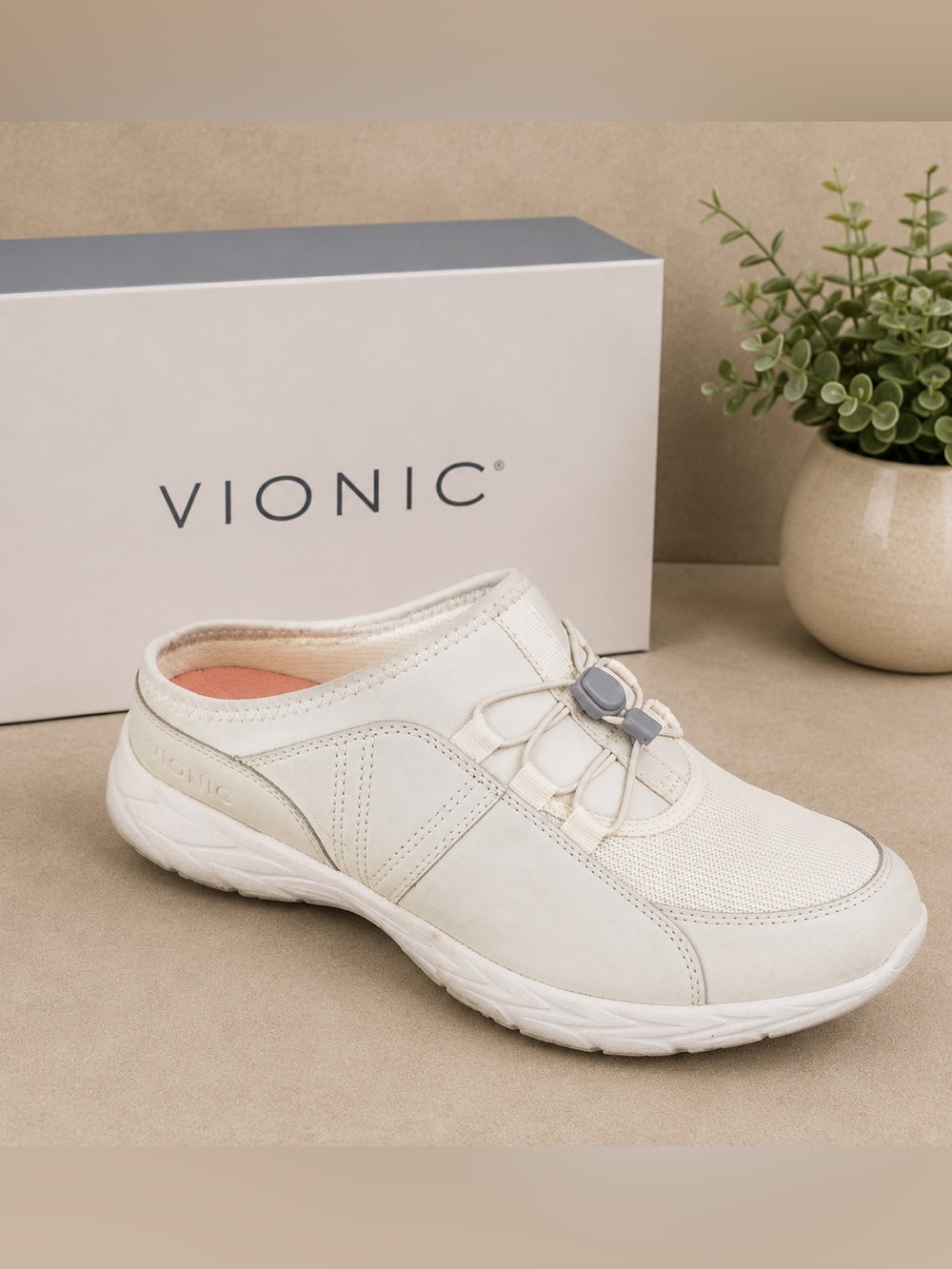 Vionic Women Cream Mesh Bungee Toggle Slip On Athletic Mules Sneakers Size 9.5